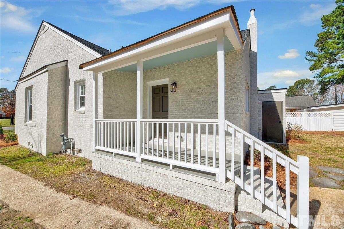 602 w main st, benson,  NC 27504
