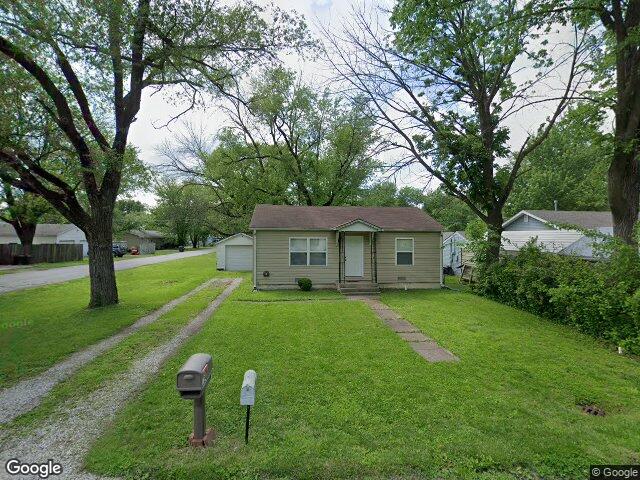 137 s denton st, centralia,  MO 65240