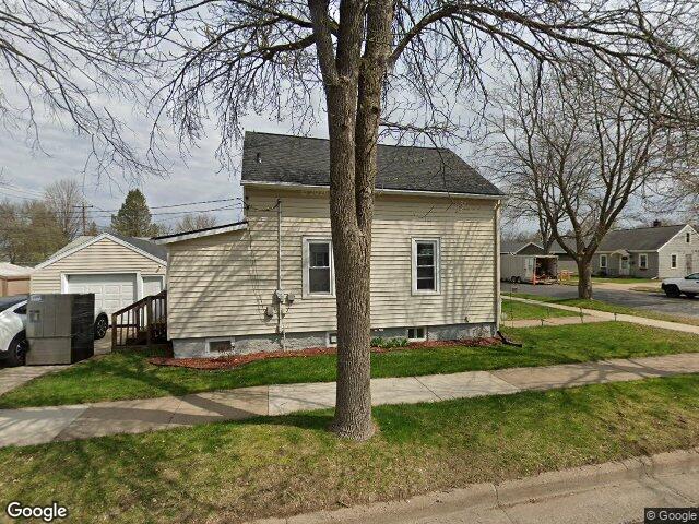 1002 n 9th ave, wausau,  WI 54401