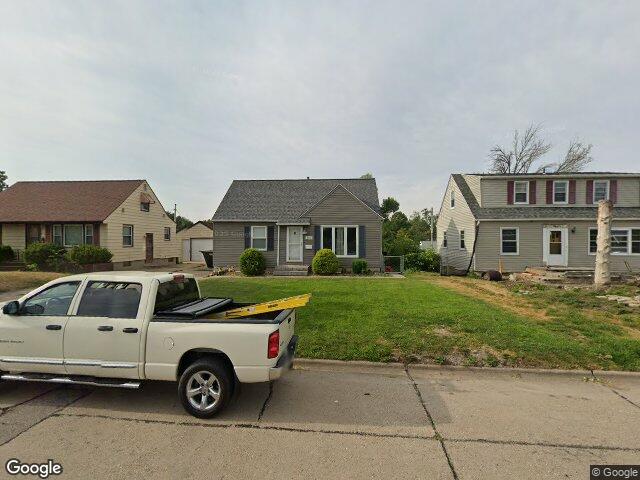 629 37th st ne, cedar rapids,  IA 52402