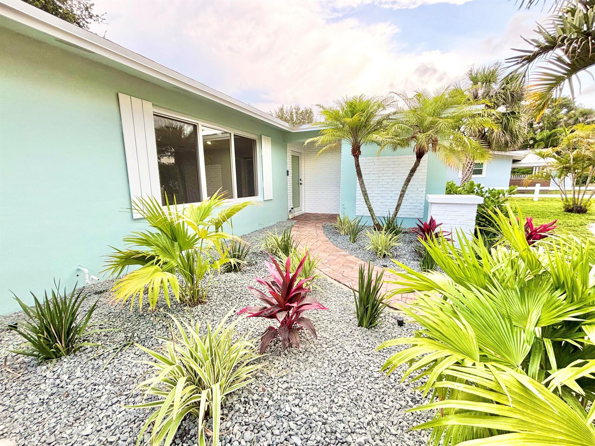421 se edgewood dr, stuart,  FL 34996