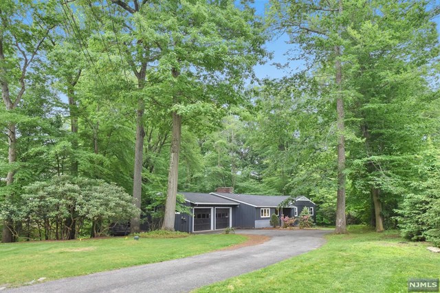 90 locust ln, upper saddle river,  NJ 07458