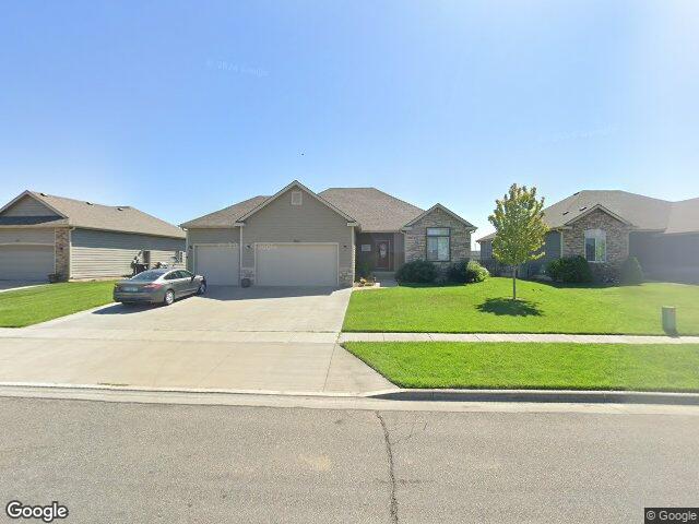 2157 redhawk ln, salina,  KS 67401