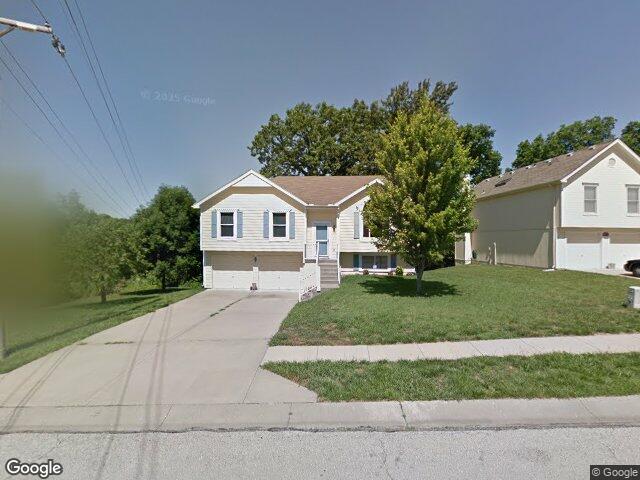 7132 n hickory st, kansas city,  MO 64118
