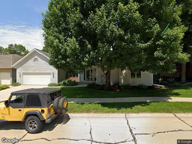 310 mckinsie ct ne, cedar rapids,  IA 52402