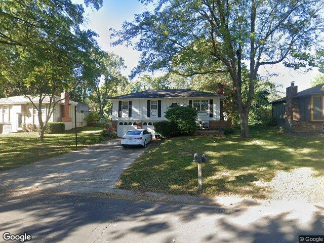 109 se castlerock dr, blue springs,  MO 64014