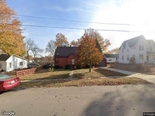 325 3rd st s, coggon,  IA 52218