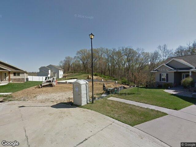 1716 pioneer ct se, cedar rapids,  IA 52403