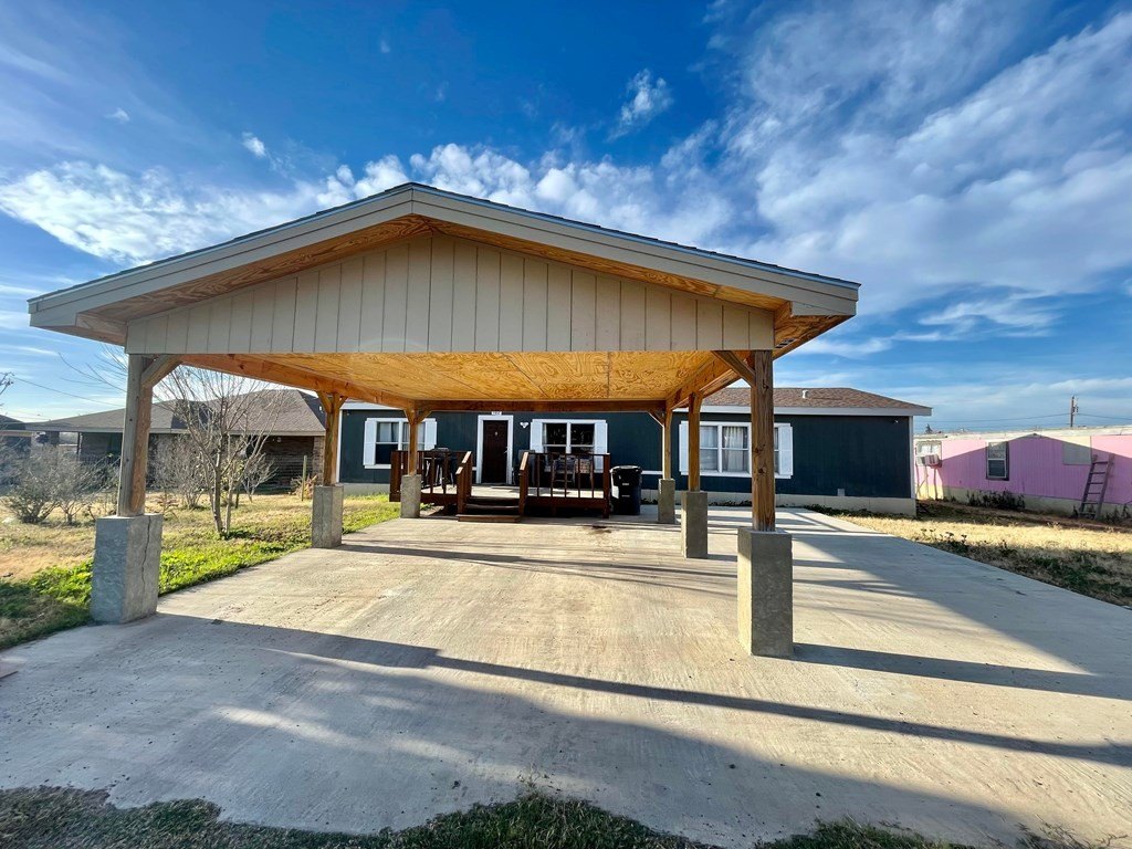 102 winchester rd, eagle pass,  TX 78852