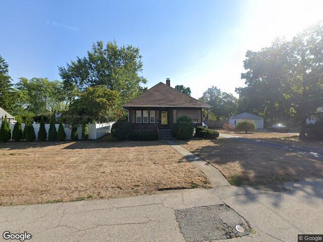 72 greenwood ave, warwick,  RI 02886