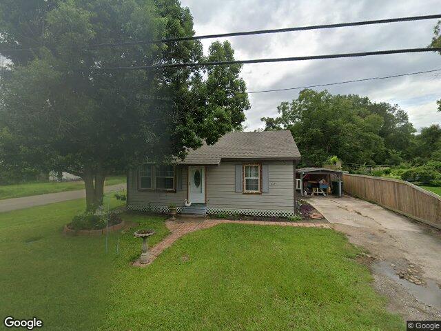 2214 8th st, orange,  TX 77630
