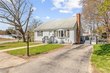 39 oakland dr, west warwick,  RI 02893