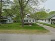221 s hickman st, centralia,  MO 65240