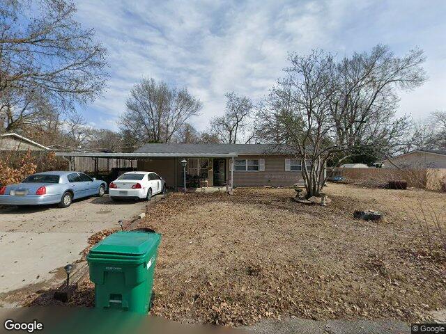 2705 s 52nd st, kansas city,  KS 66106