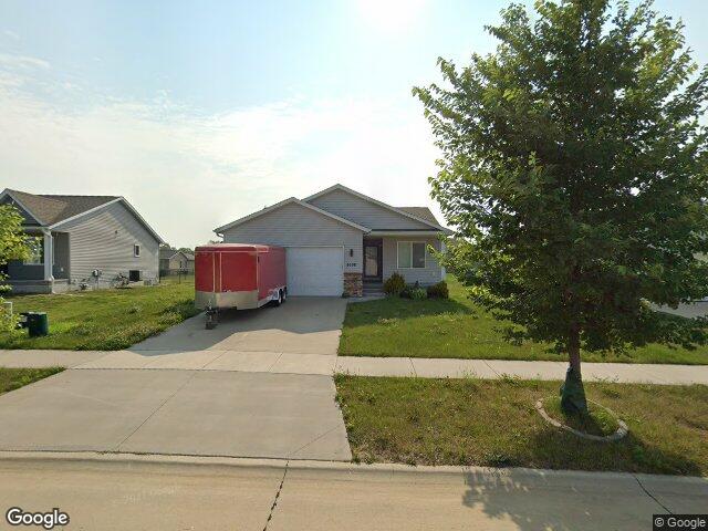 8608 flatbush ct ne, cedar rapids,  IA 52402