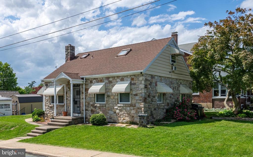 935 grove st, reading,  PA 19605