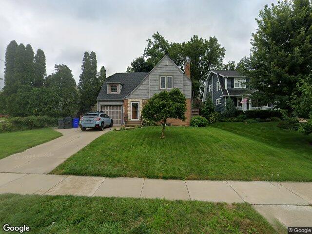 202 forest dr se, cedar rapids,  IA 52403