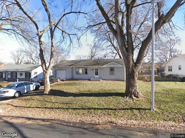 8829 n holmes st, kansas city,  MO 64155