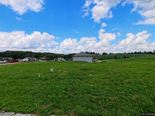 1015 linden ln, ely,  IA 52227