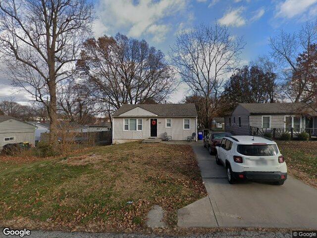 7109 n cherry ln, kansas city,  MO 64118