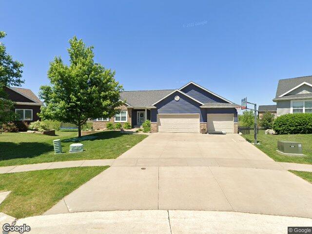 6806 blue stone ct nw, cedar rapids,  IA 52405