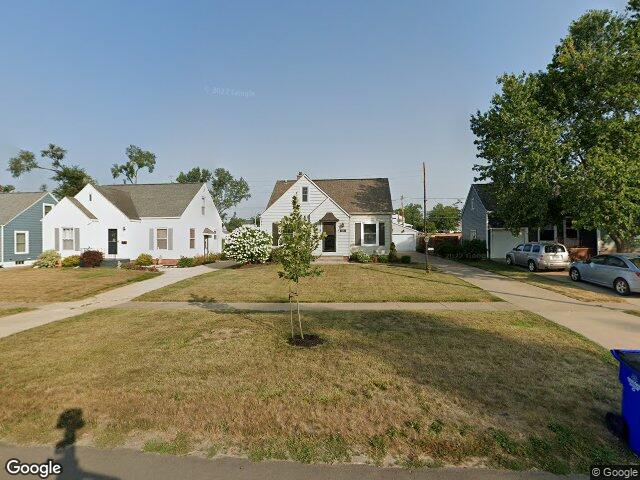 2610 e ave ne, cedar rapids,  IA 52402