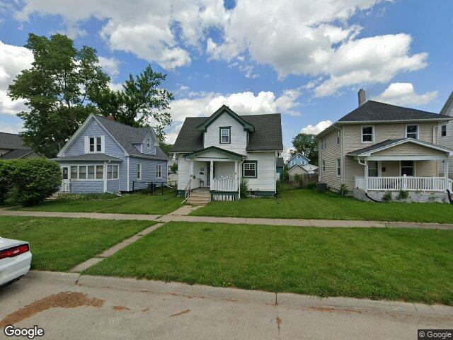 911 8th st sw, cedar rapids,  IA 52404