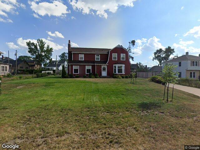 2227 washington ave se, cedar rapids,  IA 52403