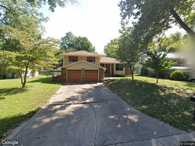 2904 se 2nd st, blue springs,  MO 64014
