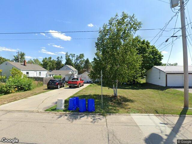 1355 3rd ave, marion,  IA 52302