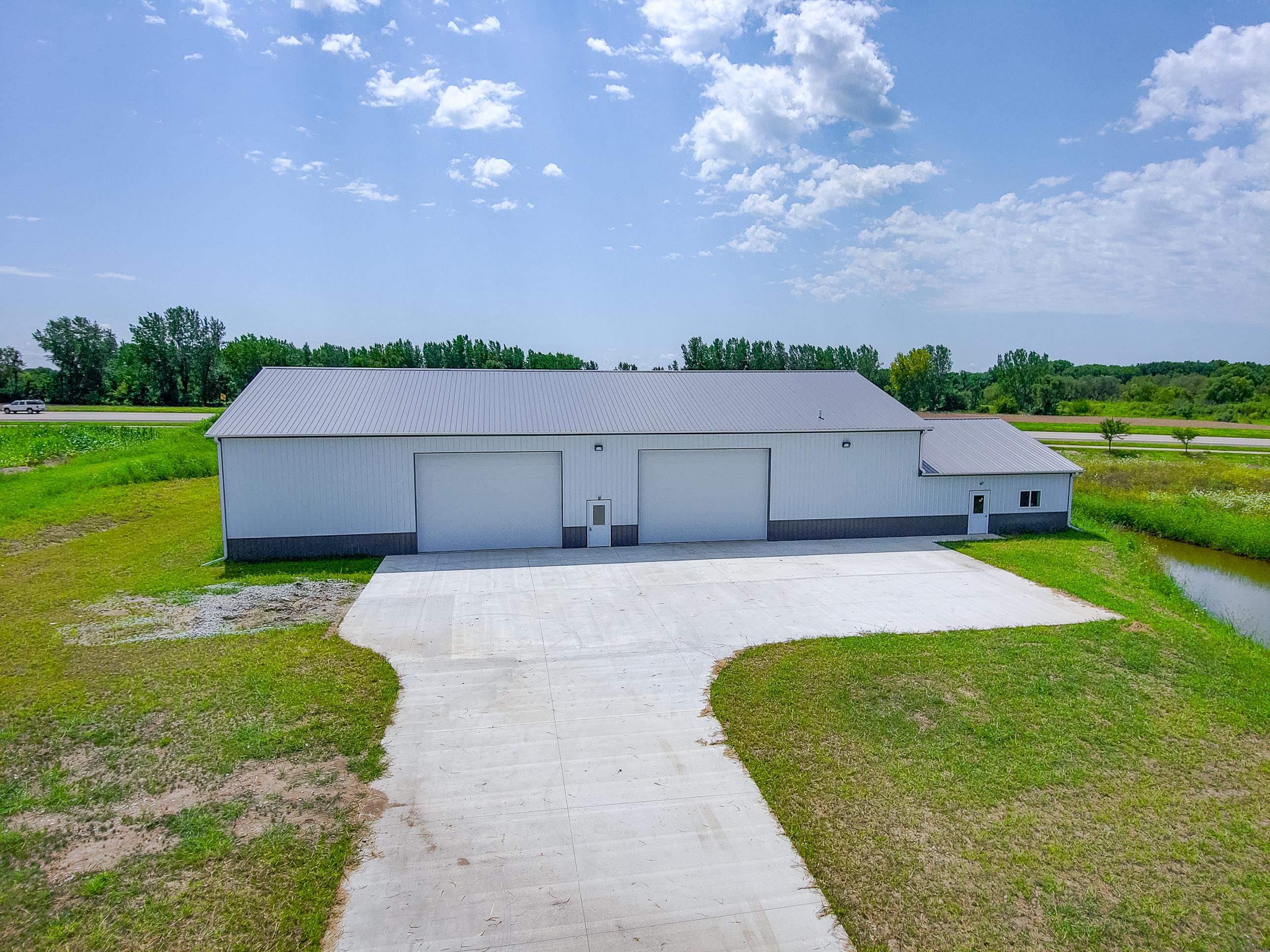 2255 gt drive, waterloo,  IA 50701