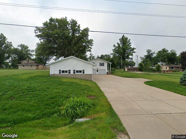 7405 beverly rd sw, fairfax,  IA 52228