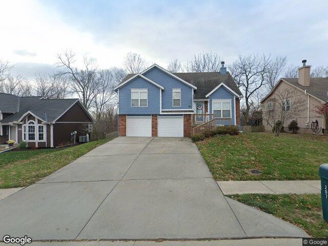 207 lakeview dr, smithville,  MO 64089