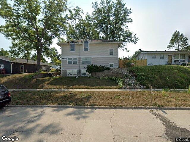 1841 e ave ne, cedar rapids,  IA 52402
