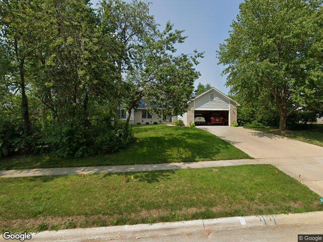 2060 litchfield dr, hiawatha,  IA 52233