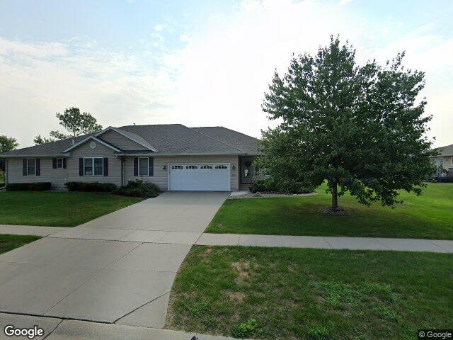 680 miles st, robins,  IA 52328