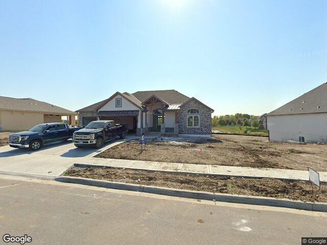 1807 halls creek ave, raymore,  MO 64083