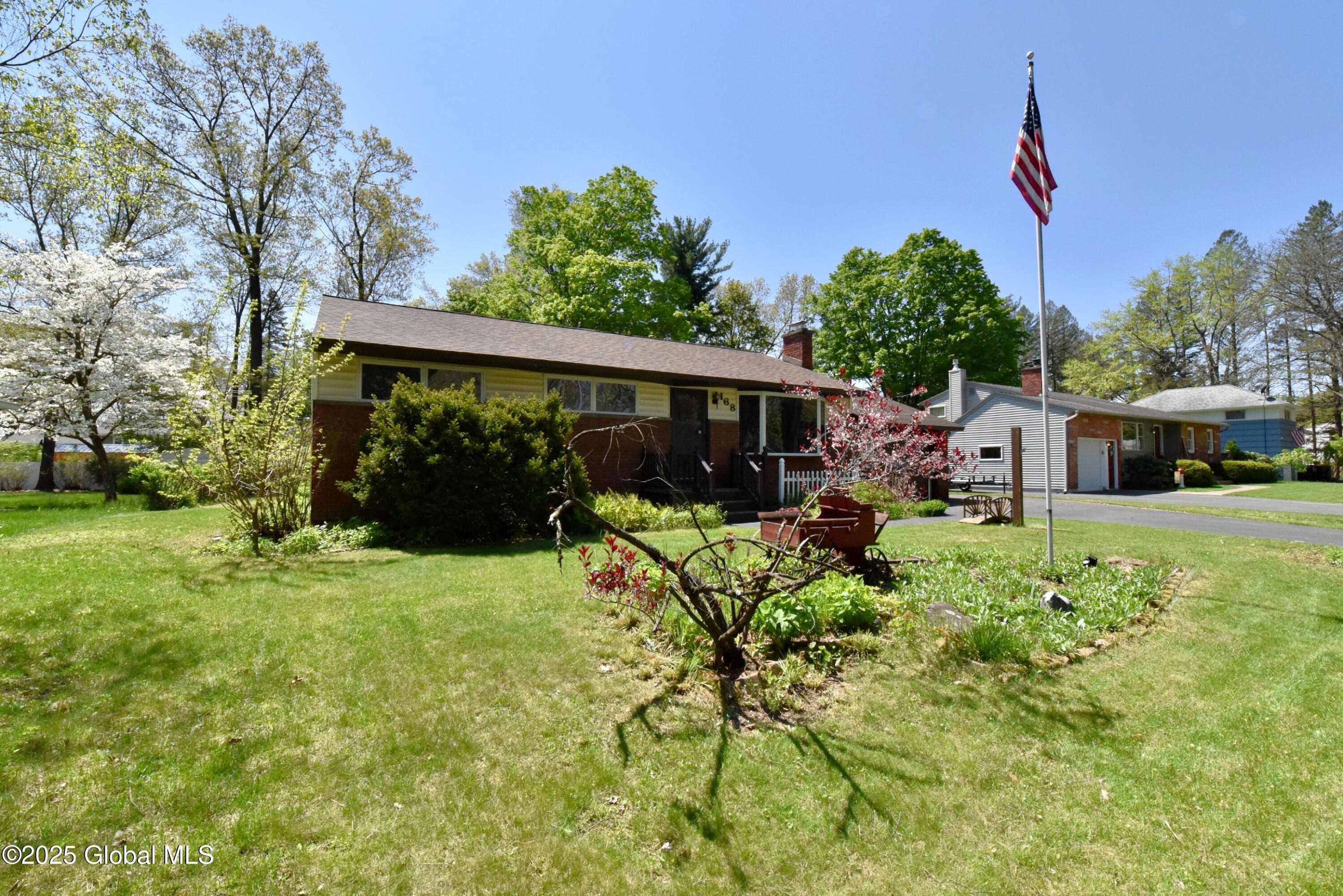 168 birch ln, schenectady,  NY 12302