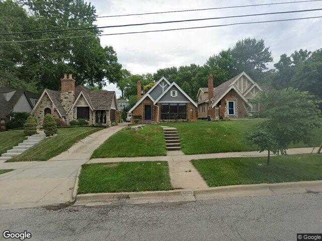 6839 oak st, kansas city,  MO 64113