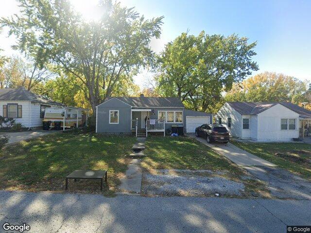 915 ne 44th st, kansas city,  MO 64116