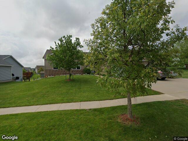 2303 radcliffe dr sw, cedar rapids,  IA 52404