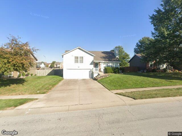 653 se canterbury ln, lees summit,  MO 64063