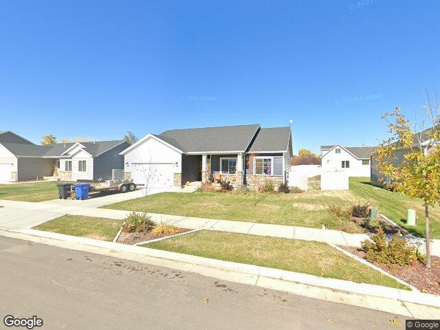 693 e 480 s, hyrum,  UT 84319