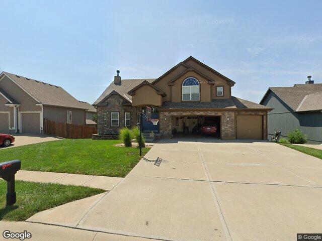 1505 ne 180th ter, smithville,  MO 64089