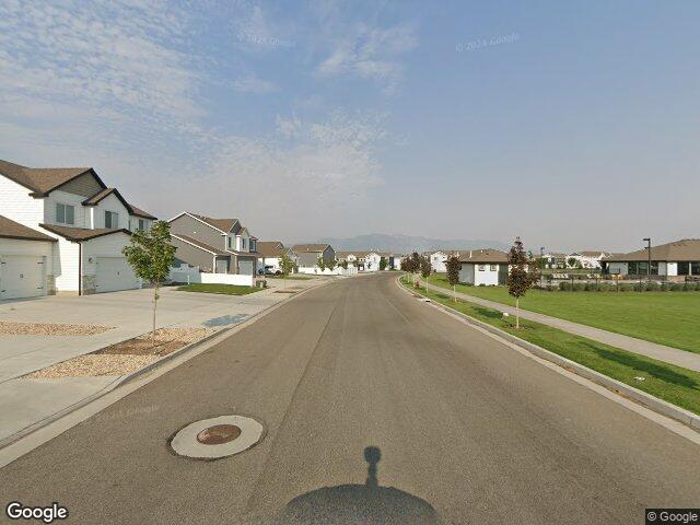 1502 e 440 s, hyrum,  UT 84319