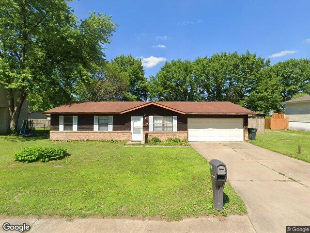 2013 maple tree ln, east saint louis,  IL 62206