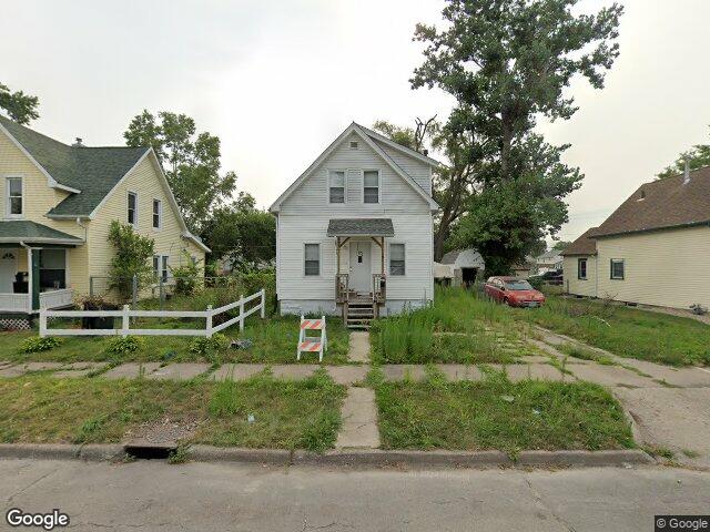 1107 10th st nw, cedar rapids,  IA 52405