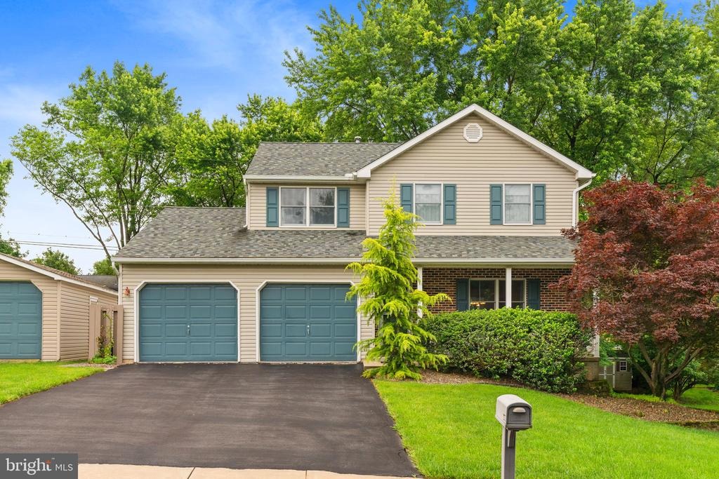 1036 boeshore cir, reading,  PA 19605