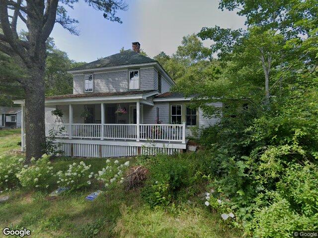 76 bay st, boothbay harbor,  ME 04538