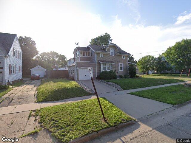 203 27th st ne, cedar rapids,  IA 52402